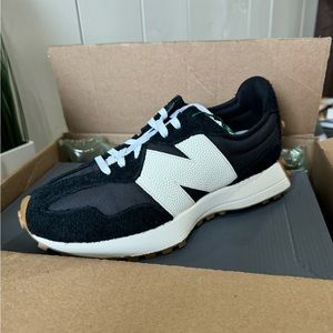 327 New Balance Black